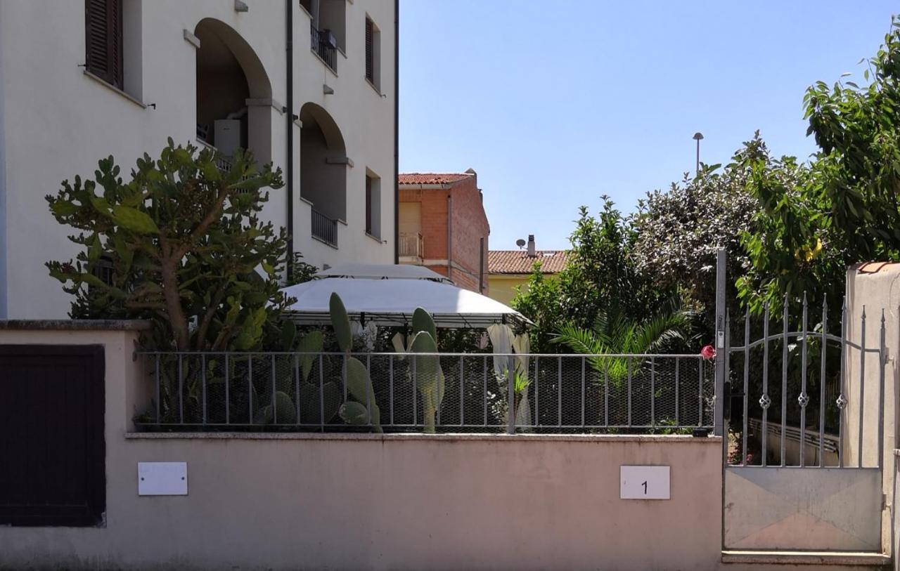 Valevalehome - Home Gallery With Fully Equipped Kitchen, Reserved Parking, Big Garden Olbia Exterior foto